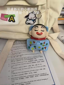 Gantungan Kunci & Phone Holder Shinchan Lucu 3D Bisa Dudukkan HP untuk Video Call Aksesori HP Unik