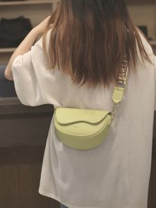 Versatile Autumn Winter Crossbody Saddlebag Womens New 2025 High Quality Unique Design Popular Soft PU Leather Magnetic Buckle