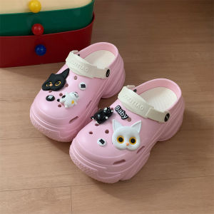 รองเท้าแตะแบบมีรูลายสีดำขาว ทรงหนา รองเท้าแตะชายหาดสำหรับใส่กลางแจ้งในช่วงฤดูร้อน รองเท้าแตะแบบสวมสบายสำหรับผู้หญิง