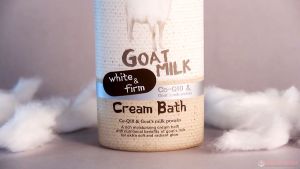 Sữa Tắm Dưỡng Trắng Da Sữa Dê Made In Nature Goat Milk Thái Lan 450mL