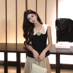 เสื้อกั๊กสั้นแขนกุดทรงเข้ารูปสไตล์ฝรั่งเศสสำหรับผู้หญิงในช่วงฤดูร้อนปี 2025 เสื้อคอวีแบบสวมหัวดีไซน์เก๋ไก๋และเป็นมิตร