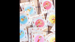 Gương Mini Cầm Tay 1 Mặt Bỏ Túi Tiện Lợi Phong Cách Hàn Quốc (Giao Mẫu Ngẫu Nhiên)