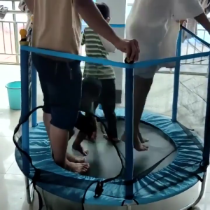 JOINFITNESS 1.4M แทรมโพลีน แทรมโพลีนเด็ก แทมโพลีนเด็ก เตียงกระโดด แทรมโพรีนเด็ก แทมโพรีนกระโดด แทมโพลีน ขนาด 140ซม Trampoline