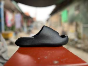 SANDAL SELOP POSE TERBARU UNTUK PRIA DAN WANITA