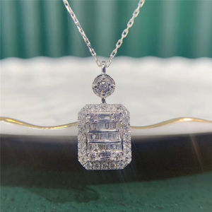 Huitan Vòng Cổ Nữ Cao Cấp Pha Lê Cubic Zircon Mặt Dây Chuyền Vuông Tính Khí Thanh Lịch Trang Sức Thời Trang Phụ Kiện Hợp Thời Trang Cho Đám Cưới