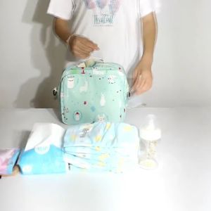กระเป๋าเก็บของใช้เด็ก มีช่องเก็บขวดนม ช่องดึงทิชชู่ พร้อมสายสะพาย