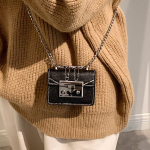 กระเป๋าสะพายข้างทรงสี่เหลี่ยมเล็กแบบสะพายข้างสไตล์วินเทจสำหรับผู้หญิง กระเป๋าสะพายข้างแบบโซ่แฟชั่นขนาดเล็ก กระเป๋าสะพายข้างแบบสะพายข้างแบบลำลอง