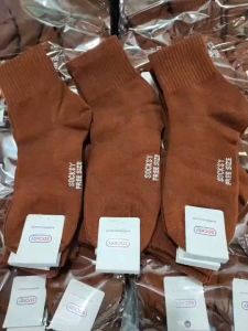 ถุงเท้านักเรียนสีน้ำตาลข้อสั้นงานไทยเนื้อผ้าหนาพิเศษแพ็คละ 139 บาท 1 แพ็คมี 12 คู่มีไซส์ 4-6/ 5-7/ 7-9/ 9-12 พร้อมส่ง