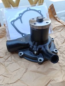 Water Pump For Isuzu 6D14 6D15 6D16 FK415. ( 7 HOLES ) Grease Type