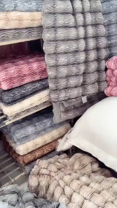 Chăn Lông Chồn Họa Tiết Sọc Vằn Kích Thước 2mx2m3Hàng Nhập Khẩu Cao Cấp Siêu Mềm Mượt Nặng 3kg