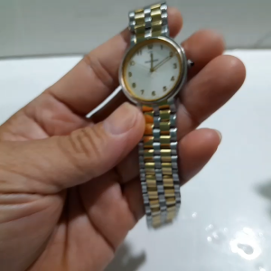 Đồng hồ đeo tay nữ TRUSSARDI size 31mm mặt trắng kính Sapphire dây kim loại 2 tông vàng bạc
