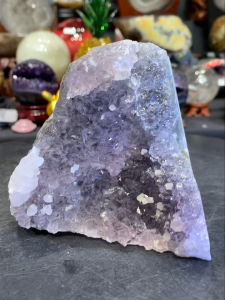 high clear quartz crystal high transparent cluster#巴西🇧🇷 亮晶💯天然原矿紫晶镇 🦷冰透晶牙👍👍 一颗颗的♦️方块形方解石共生✅ Height高: 10cm width宽: 11cm x 9cm weight重: 1kg 📍Johor Bahru 区可自行取货或邮寄服务