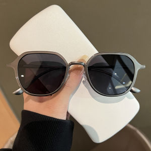 แว่นกันแดดทรงสี่เหลี่ยมเล็กสำหรับขับรถแบบพิเศษ 2025 แว่นกันแดดทรงกลมระดับไฮเอนด์ป้องกันรังสียูวีสำหรับผู้ชาย แว่นกันแดดแบบพิเศษสำหรับขับรถ