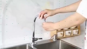 BLUE WHALE ก๊อกน้ำ หัวต่อก๊อกน้ำ หัวกรองน้ำ ยืดได้ หมุนได้360 องศา กรองด้วยหินไมฟาน หัวก๊อกหมุนได้ แข็งแรงทนทานใช้งานดี