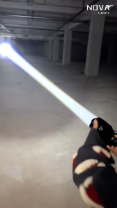 [COD] Lampu Suluh Super Terang Luaran 10000LM Obor Laser Lampu Sorot Kecemasan M80 LED Kuat Berkuasa Lampu Suluh Boleh Zum Obor Pokice Taktikal Boleh dicas semula Sesuai untuk Berkhemah Mendaki Memancing Malam Menunggang Kalis Air Lighting