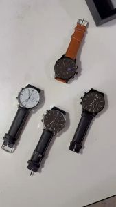 ชุดของขวัญวันเกิด วันวาเลนไทน์ ชุดกระเป๋าสตางค์ นาฬิกา และ ปากกา พร้อมกล่อง 3 ชิ้น สำหรับท่านชาย ใช้ในทุกโอกาสสำคัญ นาฬิกามีให้เลือกทั้งหมด 4 เเบบ