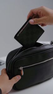 KEE Tas Tangan Macaw 2.0 - Handbag Kulit (Leather Handbag) - Tampil Mewah dengan Tekstur Eksklusif