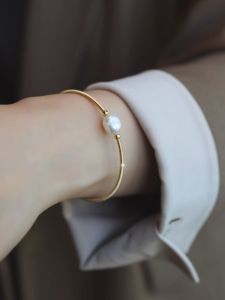 Handmade Baroque Single Pearl Bracelet Gold Wire Wrapped Simple Elegant Freshly Designed Fashion Jewelry for Women