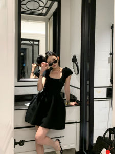 ชุดเดรสสั้นแขนสั้นสีดำ เอวสูง สไตล์เกาหลี ฤดูร้อน ผ้าฝ้ายผสม ชุดเดรสยาวคลุมเข่าสีดำสำหรับผู้หญิง