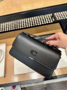 2025 early spring womens bag large capacity handbag three kinds of back method a variety of styles single shoulder crossbody bag simple bag