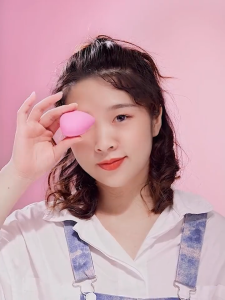 Set 4 Pcs Sponge Air Cushion Beauty Blender Untuk Mengaplikasikan Bedak Fondation Ke Wajah Secara Merata Spons Ekstra Kenyal dan Padat