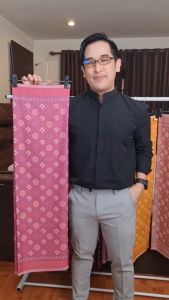 89.ผ้าฝ้าย ผ้าทอทั้งผืน ลายยกดอกวอแหวน สีแดง