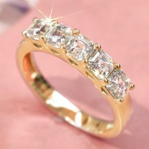 Huitan Simple Fashion Ring with Cubic Zirconia for Women Versatile Daily Jewelry Female Engagement Ceremony Accessories Gift