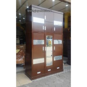 Lemari Pakaian  3 Pintu Tingkat Bahan Multiplek 18ml PREMIUM ORI/Trinityjayafurniture