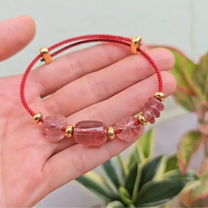 Q2588 Vòng lu thống tam điếu cỏ 4 lá hồ ly Thạch Anh Tóc Đỏ màu nhạt tóc tơ hợp Hỏa & Thổ - Phong Thủy TUDO