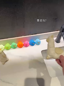 Đồ Chơi Khăm Vui NhộnLạc Đà Alpaca bắn nước mới nhât 2025