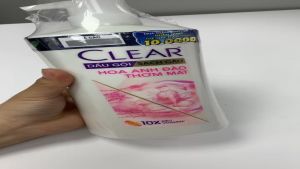 Dầu gội Clear hương hoa Anh Đào băng lạnh chai 630G