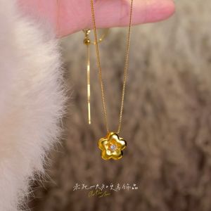 Luxurious Ancient Method Sand Gold Solid Dot Diamond Frosted Small Gold Flower Pendant Sweater Necklace Jewelry Fashion Accessory