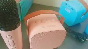 E ONE 2mic Speaker Karaoke Bluetooth Mini Portable Wireless - Garansi 1 Tahun - Gratis Kemasan Film Gelembung