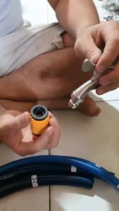 Đầu Nối Nhanh Lắp Đặt Cho Đầu Vòi Nước Ren 21 Hoặc 27 Ra Ống Nhựa 14mm 16mm Giao Màu Ngẫu Nhiên