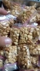 Kacang Bawang Goreng Gurih Renyah Asin Origional Asli Cemilan Praktis 500 Gram