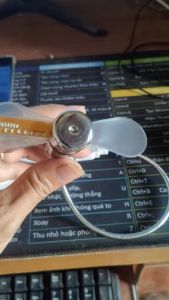 Quạt mini Cầm Tay dc 5v Bằng Kim Loại Hiển Thị Đồng Hồ Đèn led Hiển Thị Thời Gian Thực