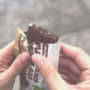 Fruit Bound Plant Based Protein - Passion Fruit Mango เสาวรส & มะม่วง (15 bars + FREE 1 BAR) ขนมวีแกน โปรตีนบาร์