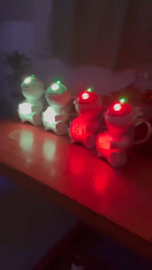 ลำโพงบลูทูธ โปรเจคเตอร์แสงท้องฟ้าเต็มไปด้วยดวงดาว นักบินอวกาศ แสงโดยรอบท้องฟ้าเต็มไปด้วยดวงดาว ไฟกลางคืนขนาดเล็ก