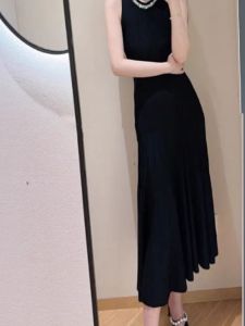 Váy Đen Cổ Tròn Không Tay Dệt Kim Thanh Lịch Đầu Thu Chất Lượng Cao Váy Chữ a Mùa Thu Váy Công Chúa Cổ Tròn Đính Kim Cương