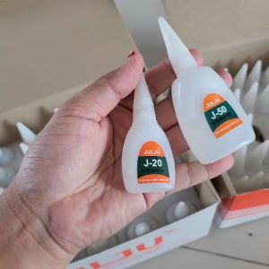 พร้อมส่ง J50 กาวร้อน หลอดใหญ่ 50g | ยกกล่อง 30 หลอด |