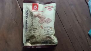 peanut brittle ยี่ห้อ Goodtaste ถั่วตัด ถั่วตัดพม่า 210gมี35ชิ้น ရသာကောင်း မြေပဲယို