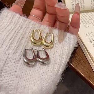 Ganten🍎2PCS/Set Anting Tetesan Air Gaya Keren Anting Ceruk Mewah Wanita Anting Sederhana Serbaguna COD