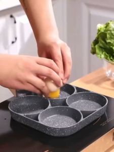 ทอดไข่ดาว 2/4 หลุม ทอดง่าย ไม่ติดกระทะ ทอดไส้เบอร์เกอร์ เสริมสร้างทรงสวย ส่งไประดับมนู ราคาประมาณ 69.00 บาท