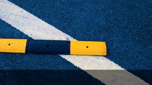 ยางเส้นสะเทือนชะลอ ความเร็ว 100x 10x 2cm