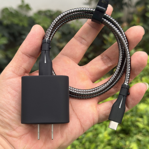 Dây Sạc Bảo Vệ kèm Sạc 20W và Thiết Kế Dây