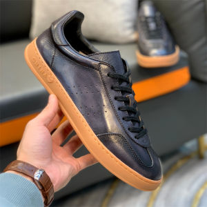 Leather Mens Casual Shoes Breathable Retro Style Comfortable Board Shoes Durable Rubber Sole round Toe Flat Heel Plain Color