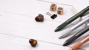 2024uni Kim Loại Đa Chức Năng 5 Trong 1 0.5Mm Bóng Bút/Bút Chì Cơ Khí ציוד לבית הספר Sinh Viên Văn Phòng Kinh Doanh Văn Phòng Phẩm Nguồn Cung Cấp