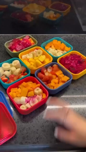 Eco-Friendly Silicone Collapsible Lunch Box with Lid - Leakproof Reusable Food Container for Office and Home