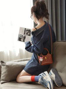 Early Autumn Brown Handheld Vegetable Basket Bucket Womens Bag 2025 New Lightweight Luxury Small Luxury High-End Sensation Crossbody Bag