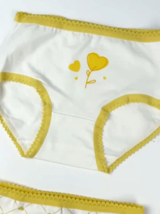 [🚚จัดส่งจากกรุงเทพฯ] กางเกงในเด็กหญิง 4 ตัว ผ้าฝ้ายระบายอากาศ ลายน่ารัก สำหรับอายุ 2-12 ปี